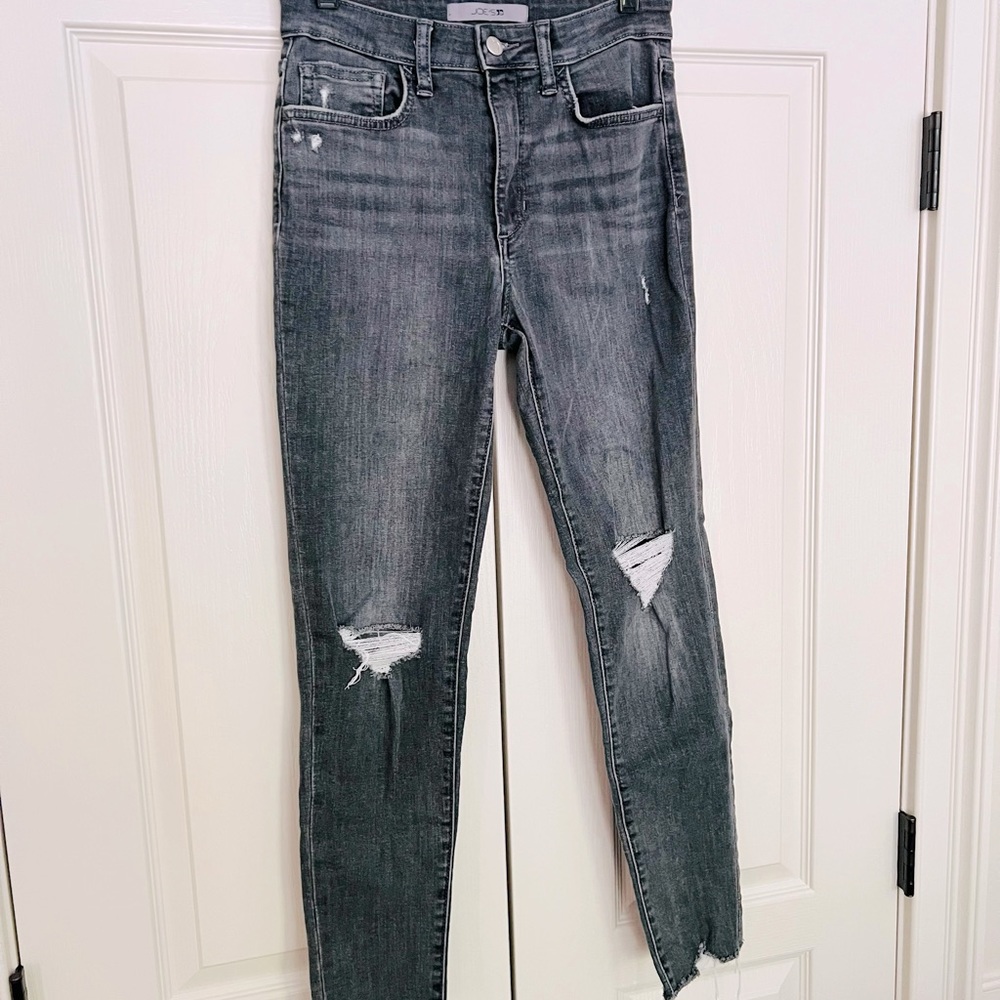 🌟HP🌟Joe’s Distressed Jeans - Picture 1 of 9